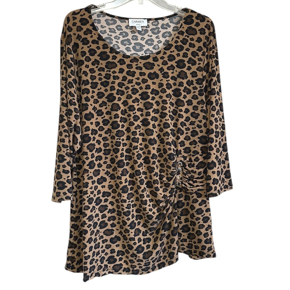 Carmen Marc Valvo‎ Woman Leopard Print Ruched Side Button Tunic Top Brown 2X